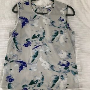 Women’s Sleeveless Blouse
